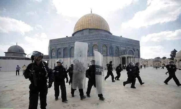 عاجل| عشرات المستوطنين يقتحمون المسجد الأقصى تحت حماية قوات الاحتلال الإسرائيلي