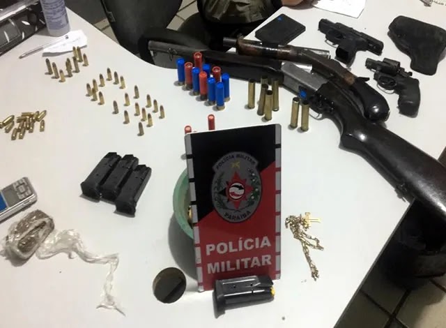 Quatro pessoas são levadas à delegacia e várias armas são apreendidas em São Bento