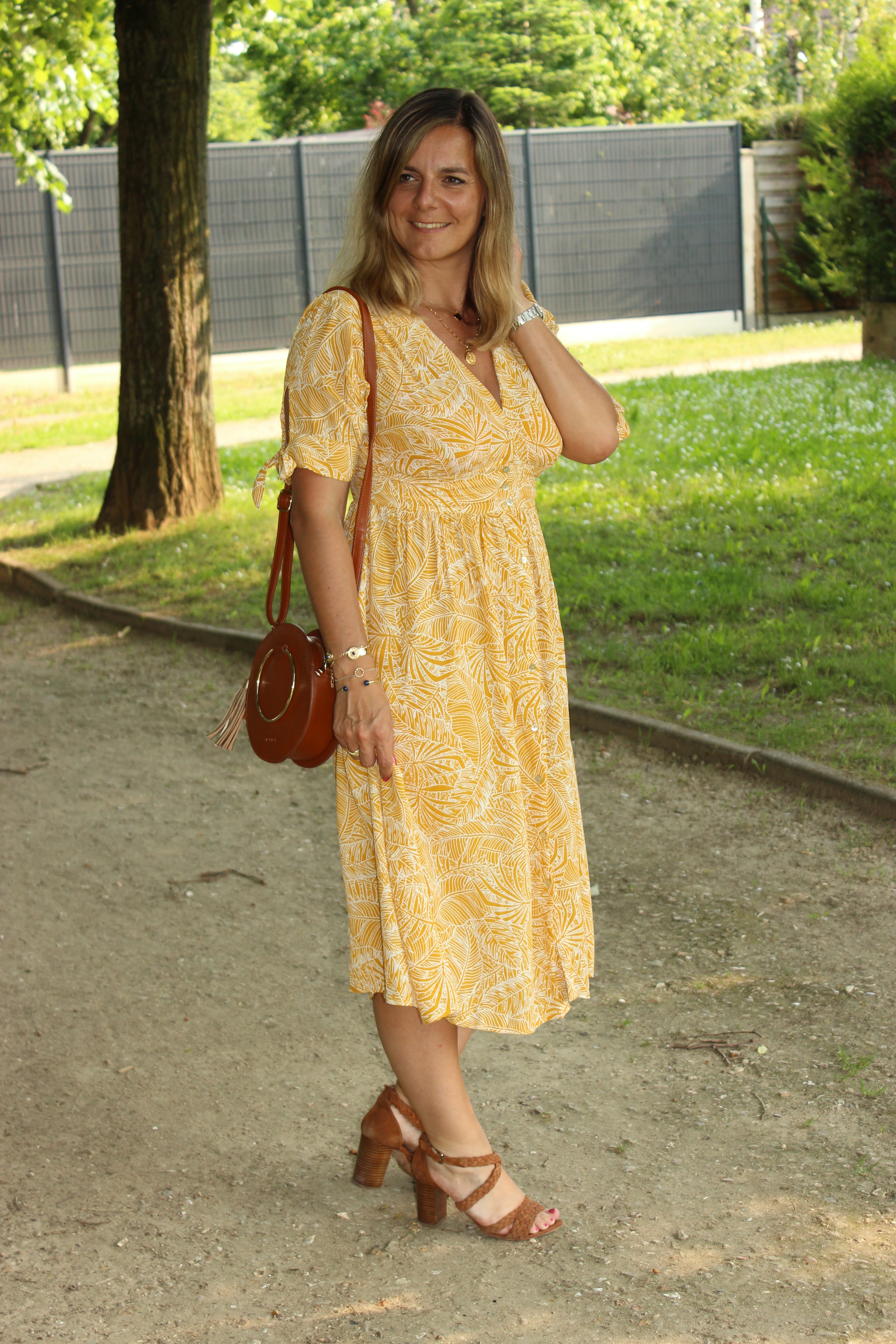 Robe jaune suncoo, look du jour, les petites bulles de ma vie