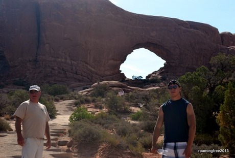 Nicolas & Tom hiking to the windows