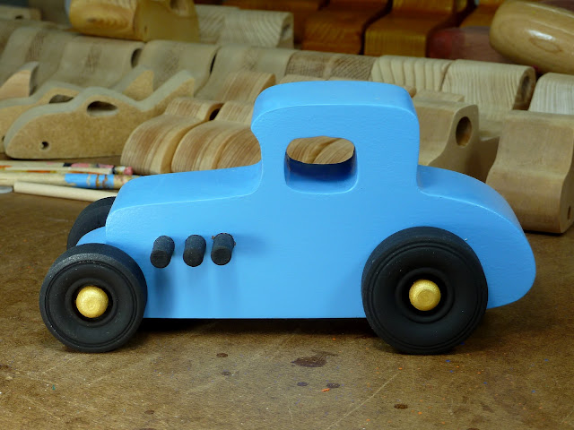 20170522-192708 Wooden Toy Car - Hot Rod Freaky Ford - 27 T Coupe - MDF - Blue - Black - Gold 04
