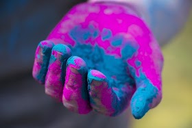 Holi Nibandh in Gujarati (હોળી: રંગોનો તહેવાર, મહત્વ,ઇતિહાસ) 