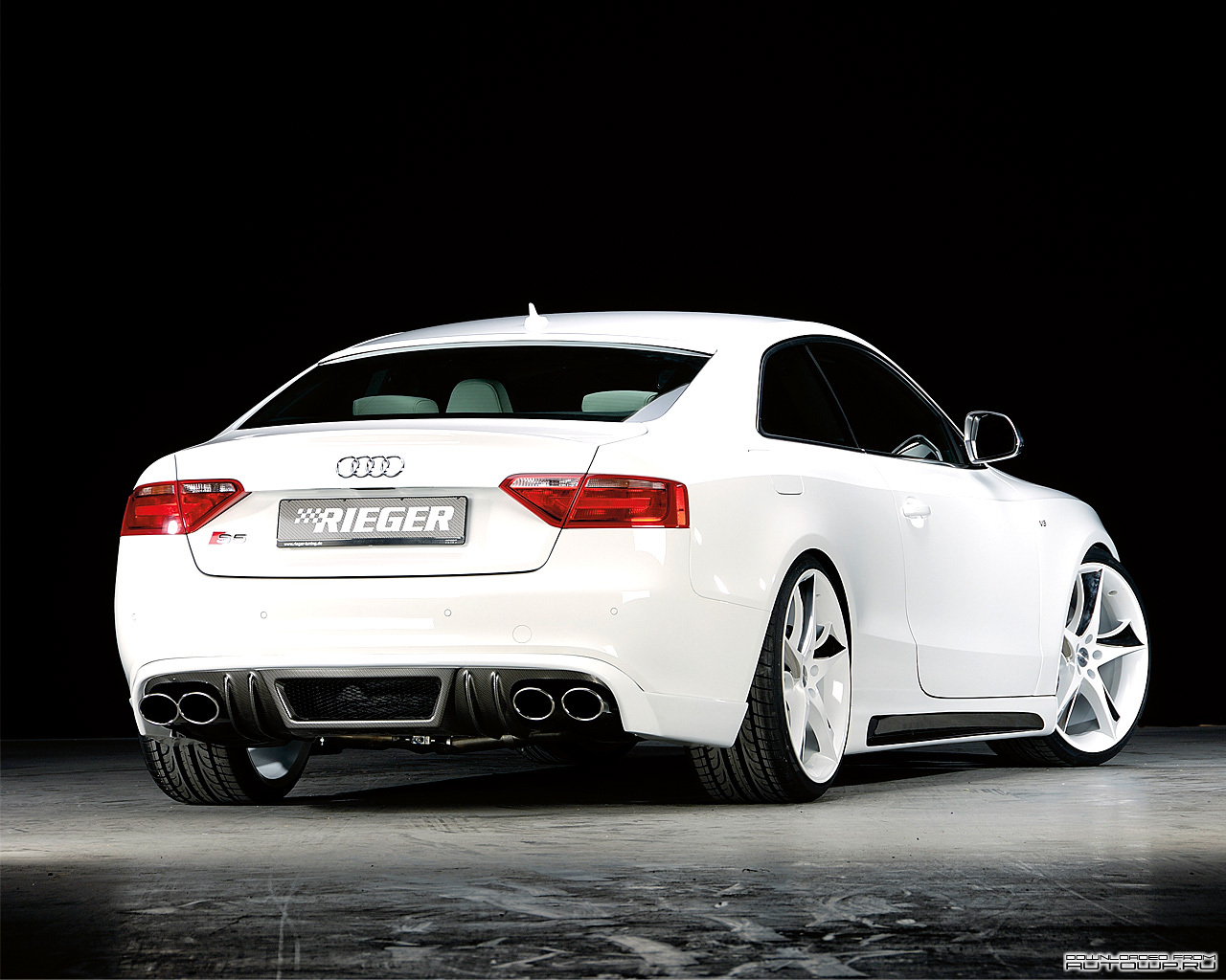 white audi s5 wallpaper