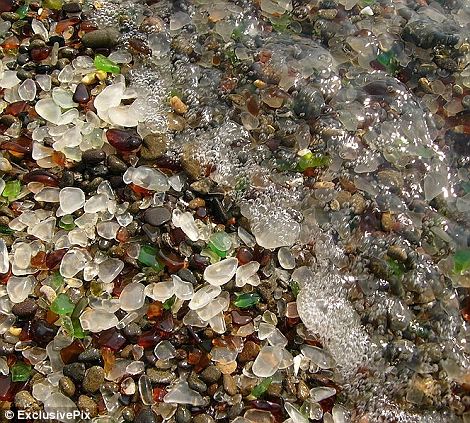 Hamparan pasir kaca di pantai MacKerricher california