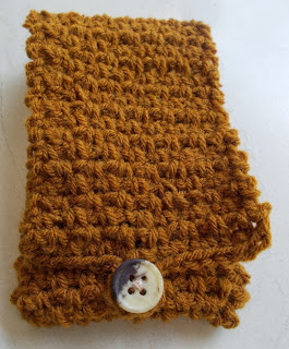 Sweet Nothings Crochet free crochet pattern blog, photo of the Universal Easy text mobile phone pouch