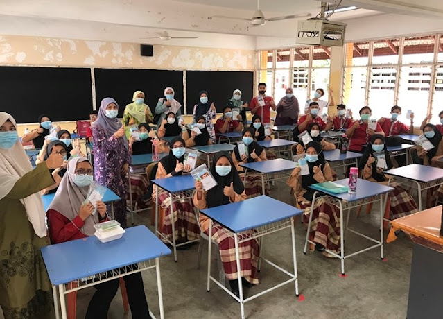 Yayasan Hartalega,  supplied COVID-19 packs to students in rural schools, Batang Berjuntai, Sepang, Banting, Sabah, Lifestyle