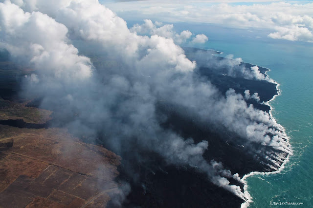 copyright RocDocTravel.com Kilauea Hawaii east rift zone eruption 2018 lava Leilani Estates helicopter boat volcano