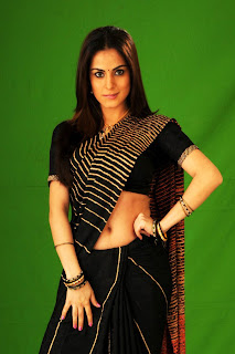 Shraddha Arya Hot