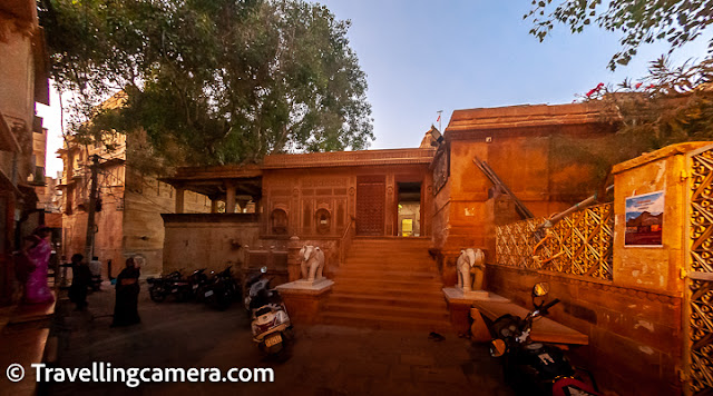 The Jain temples inside the fort are also a great spot to watch the sunset, as they offer a peaceful and serene environment. Or you could simply head to the terrace of your hotel or guesthouse, or the rooftop restaurant you are having your evening meal at.