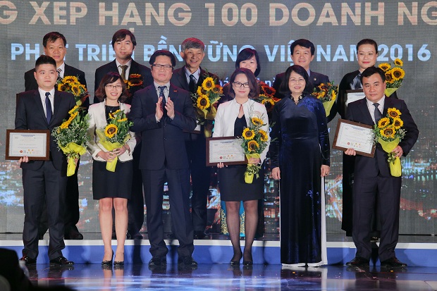 FPT được vinh danh Top 10 doanh nghiệp bền vững 2016