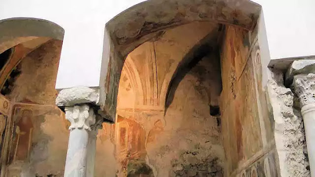 Amalfi - Frescos de las Capillas del Claustro