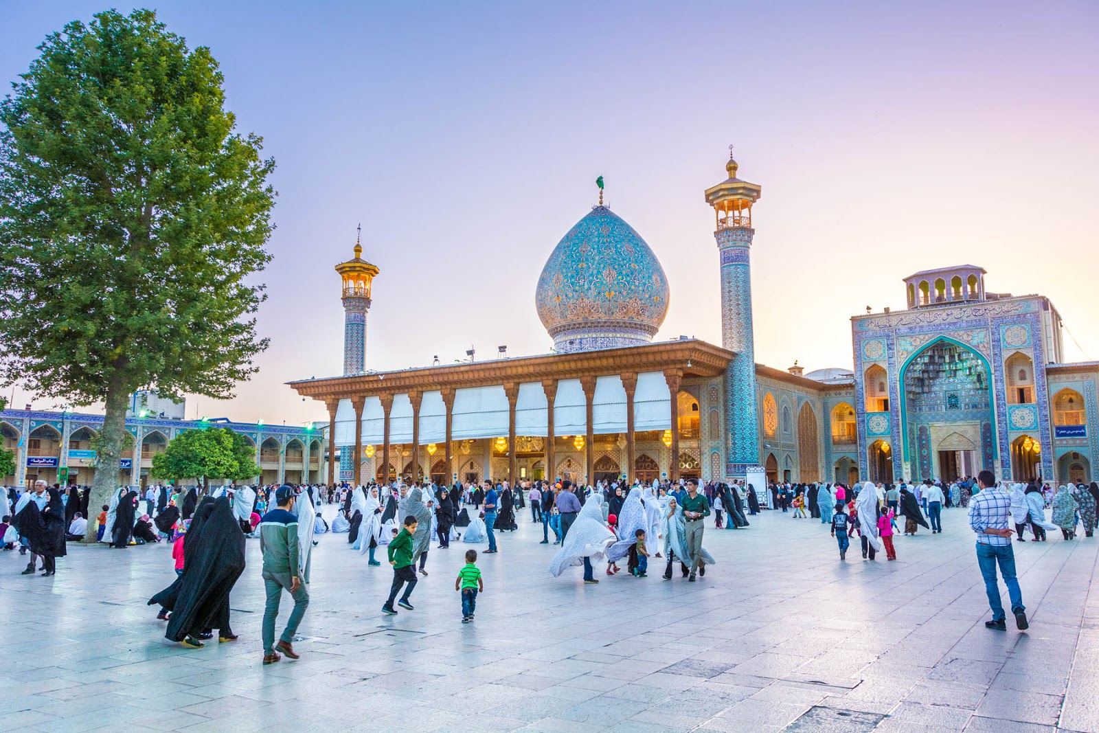 Korban Corona Lebih 100 Ribu, Iran Tetap Selenggarakan Shalat Idul Fitri