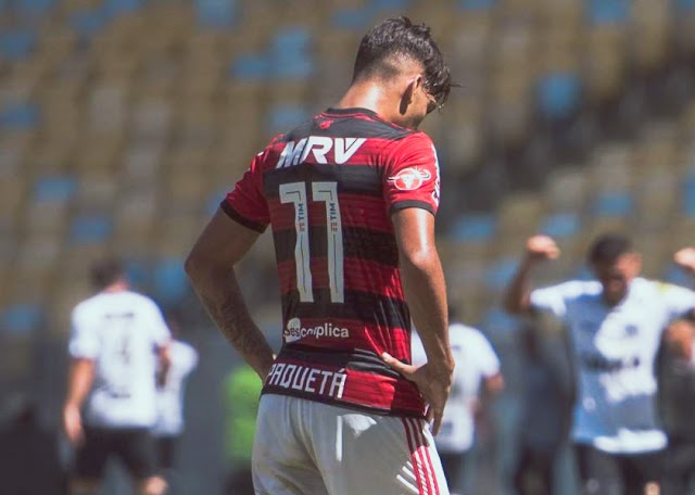 Já passou da hora do Flamengo se amar um pouco e, se possível, amar a gente de volta.