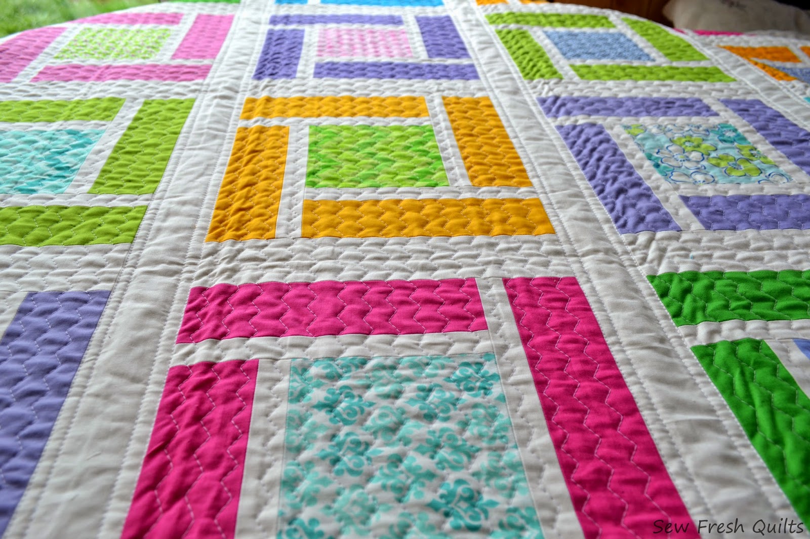 http://sewfreshquilts.blogspot.ca/2014/07/giggles-up-top.html