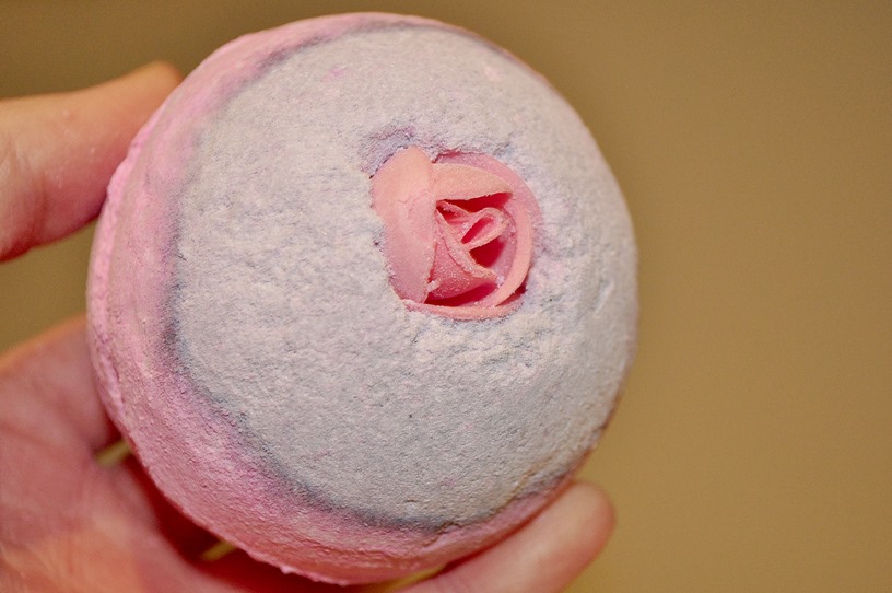 lush bath sex bomb