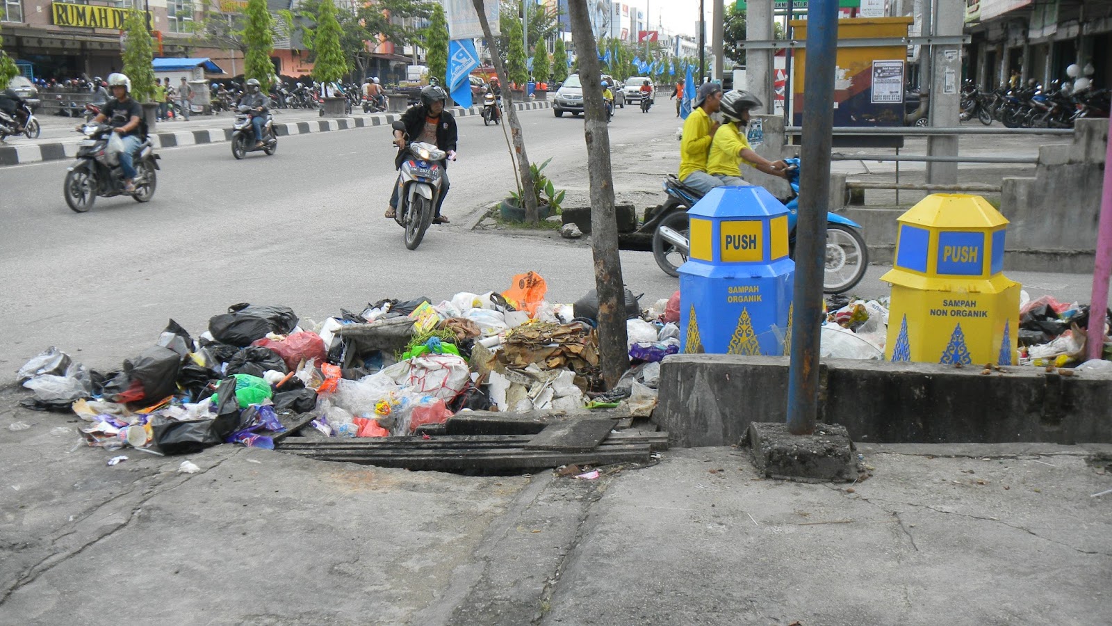 Kesadaran Tentang Membuang Sampah - :Daffa Ardhan