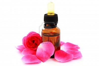 điều trị giãn mao mạch bằng tinh dầu hoa hồng