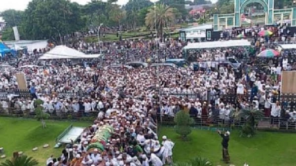 Satgas COVID-19 Bilang Tak Menduga Ribuan Orang Hadiri Pemakaman Habib Hasan