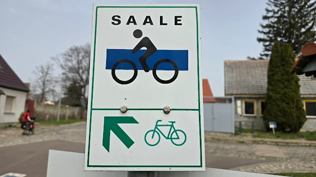 Wegweiser Saaleradweg