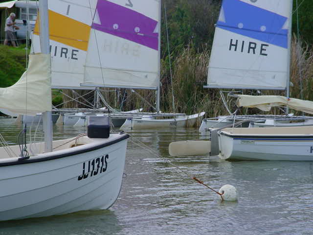 Sailboats and canoe hire on the Murray Lakes - an hour 