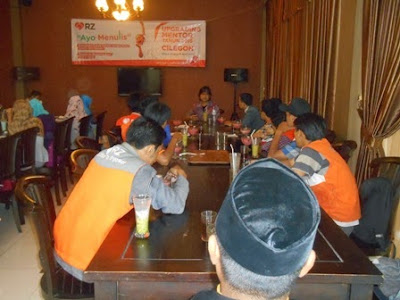 Sebanyak 30 Mentor RZ Cilegon Ikuti Pelatihan Penulisan di Saung Grogol