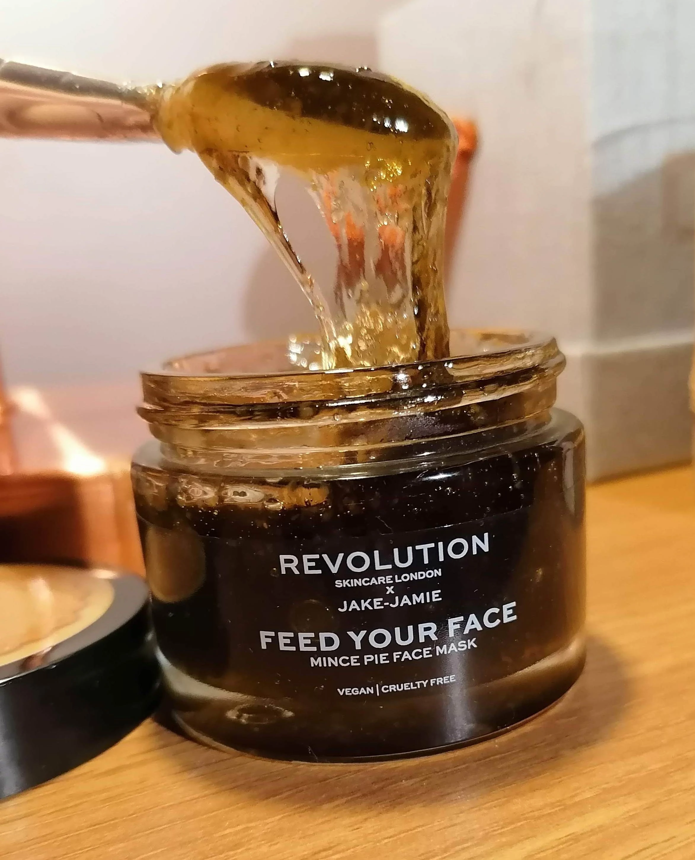 REVOLUTION SKINCARE x Jake Jamie  Mince pie face mask