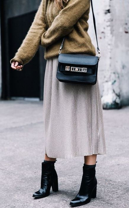 best winter outfit for work / pleated skirt + boots + bag + sweater