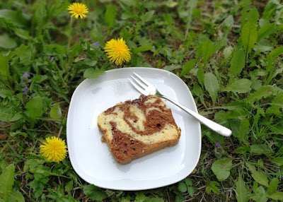 Marmorkuchen mit Milchmädchen und Schokolade