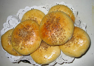 Crab-Yellow Pastry, it is then wrapped with a layer of sesame and finally baked in an oven