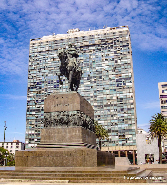 Monumento a José Artigas em Montevidéu