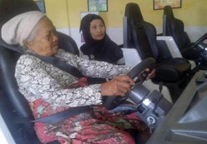 Kumpulan Foto Nenek Gaul&lucu Bikin Ketawa Terbaru - Kata 