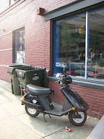 Honda Elite outside the Starving Artist Cafe