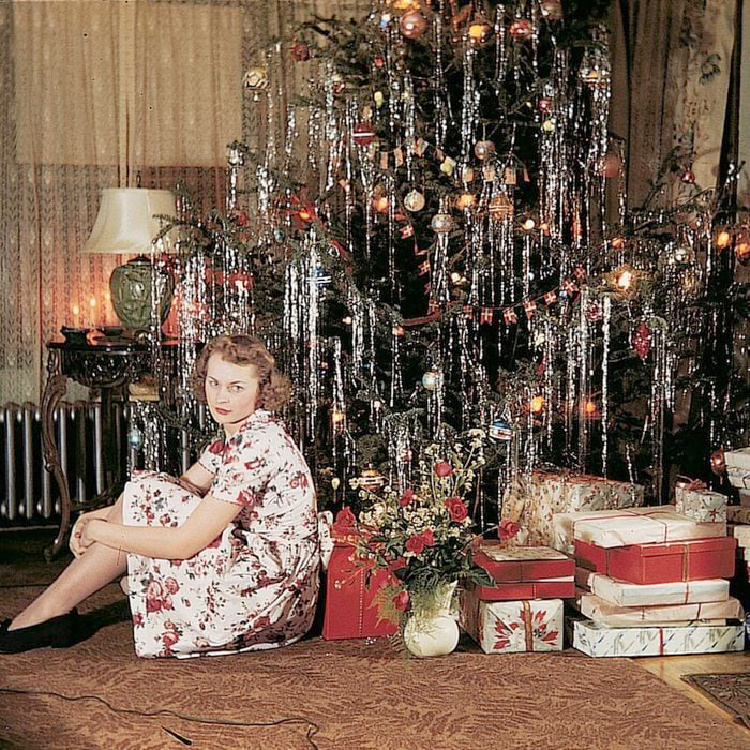 A Vintage Nerd, Vintage Christmas Tree Inspiration, Christmas Trees Through the Years, Vintage Christmas, Retro Christmas Decor, Retro Christmas Trees