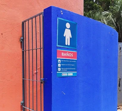 BAÑO CERRADO EN EL LAGO