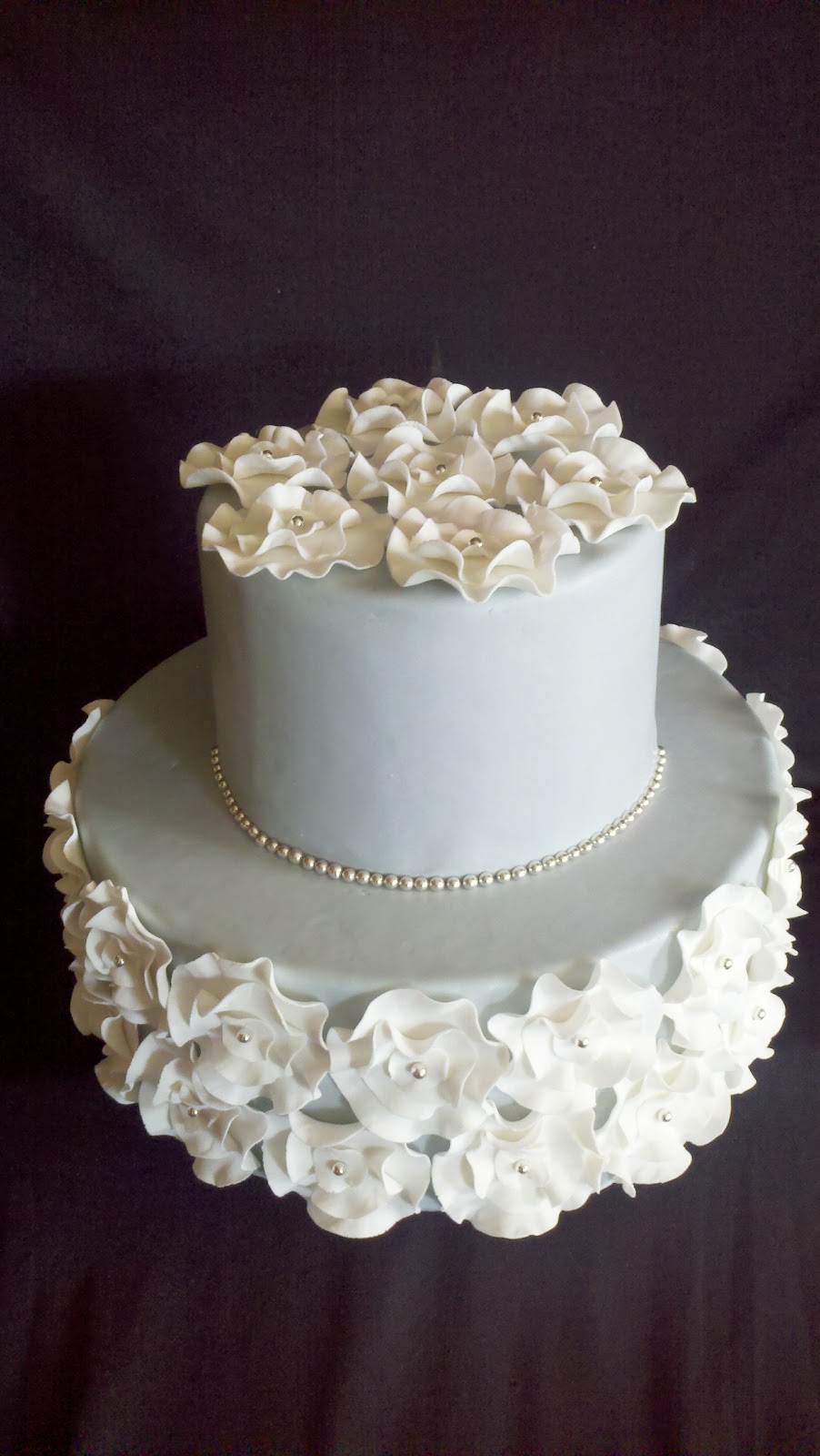 but elegant wedding cake.