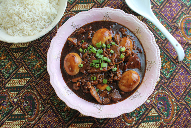 Food Lust People Love: Also known as lor bak or dau yew bak, depending on the Chinese dialect, this braised soy sauce pork with eggs dish has the most delectable sauce, delightfully flavored with spices like star anise, cloves, black pepper, as well as ginger and garlic. You will be licking your plate to get the last drops.