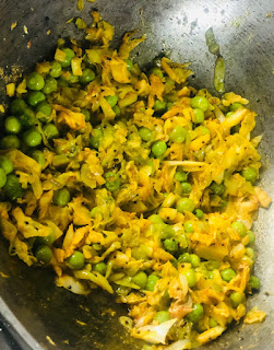 cabbage-&-peas-sabzi-recipe-step-2(6)