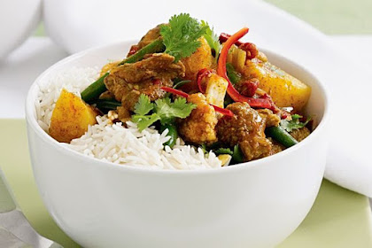 Pork and vegetable vindaloo
