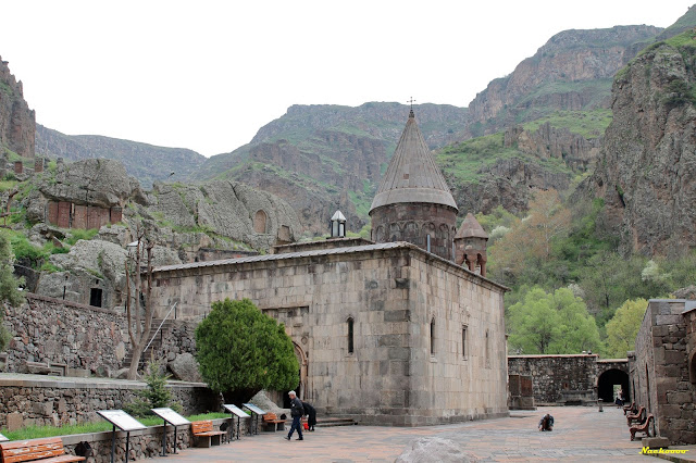 Una semana en Armenia - Blogs de Armenia - 12-05-15 Geghard, Garni, Echmiadzin, Zvartnorts. (1)