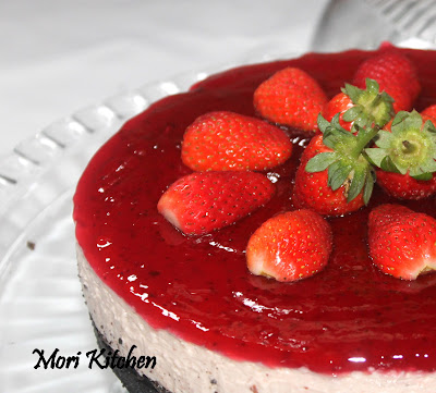 Mori's Kitchen: Chiled StrawberryYoghurt Cheesecake