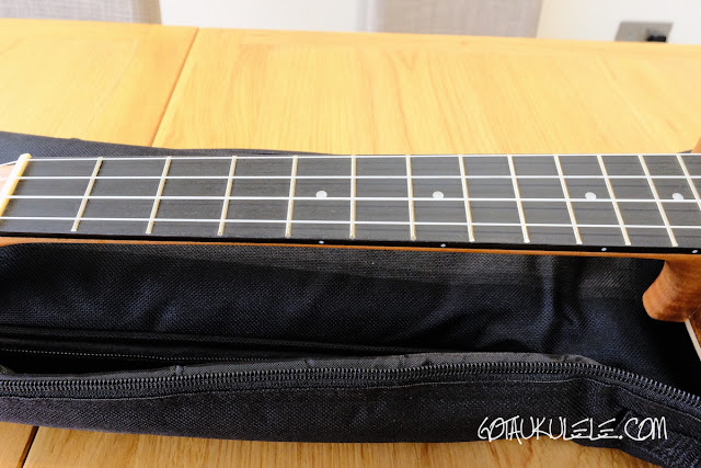 Isuzi EAK-B Baritone Ukulele fingerboard