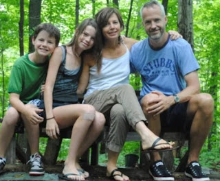 Tracy Breslin with her husband Eric Boehlert & their kids