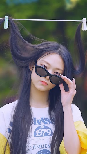 Haerin Wallpaper Kpop Images and Gifs Haerin Wallpaper Kpop Images and Gifs