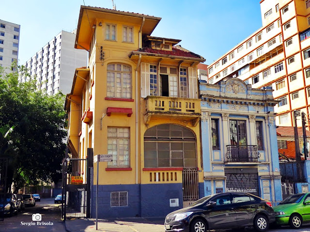 Vista ampla de 2 Casarões antigos na Rua Condessa de São Joaquim - Bela Vista
