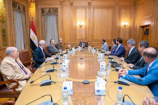 "وزير الدولة للإنتاج الحربي" يستقبل وفد "رينو" الفرنسية ووكيلها بمصر"3M Defence"
