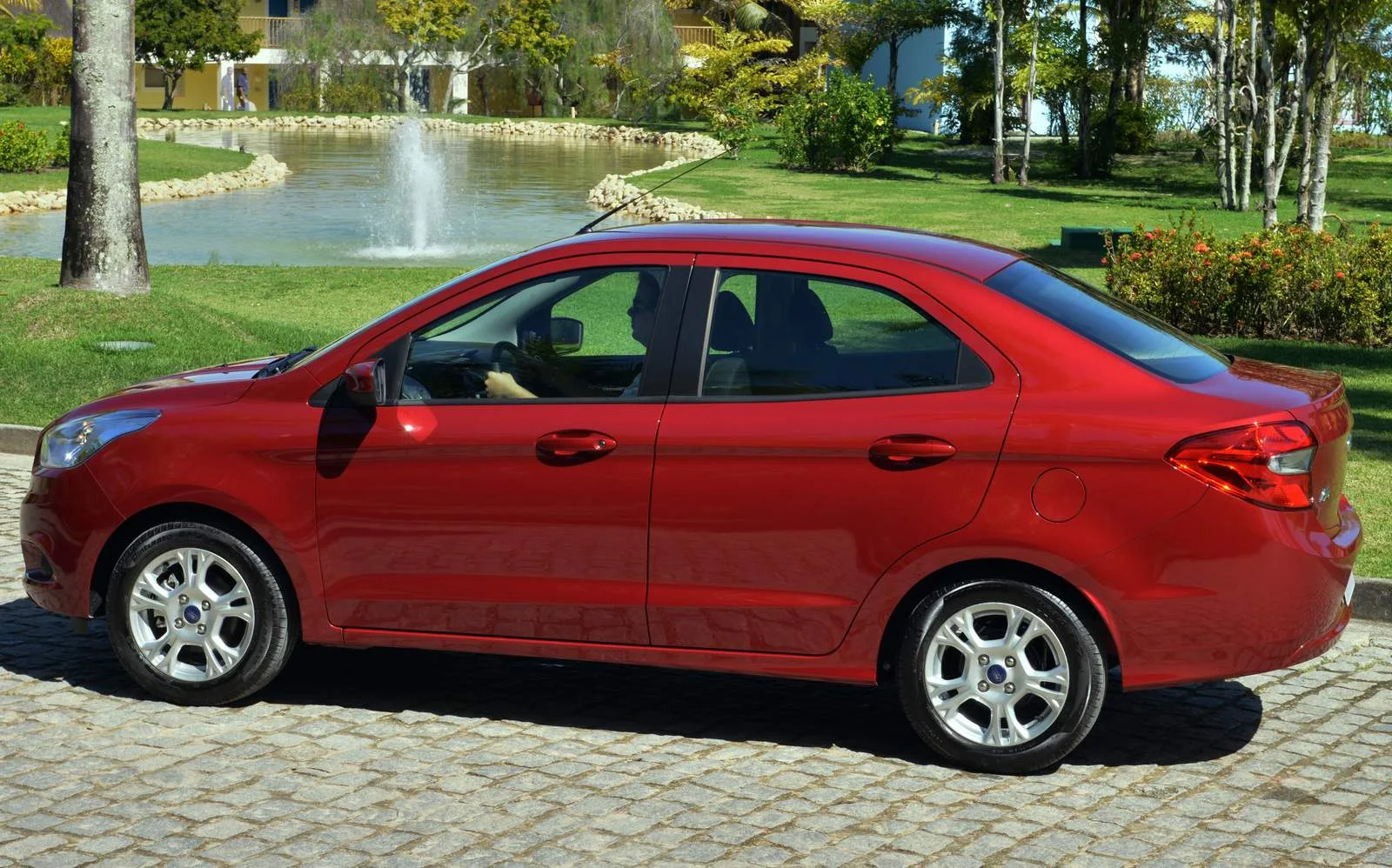 Novo Ford KA Plus 2015 - sedã