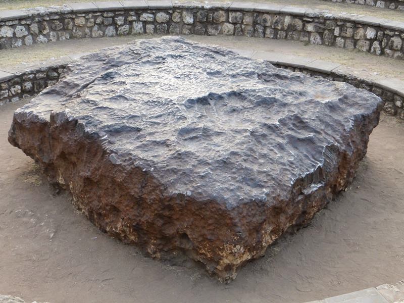 hoba meteorite, hoba, meteorite in namibia, namibia meteorite, the hoba meteorite, grootfontein namibia, hoba meteorite facts, when was the hoba meteorite discovered,