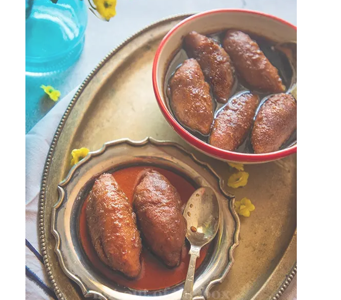 Ranga Alur Puli / Fried Sweet Potato Dumplings in Jaggery syrup