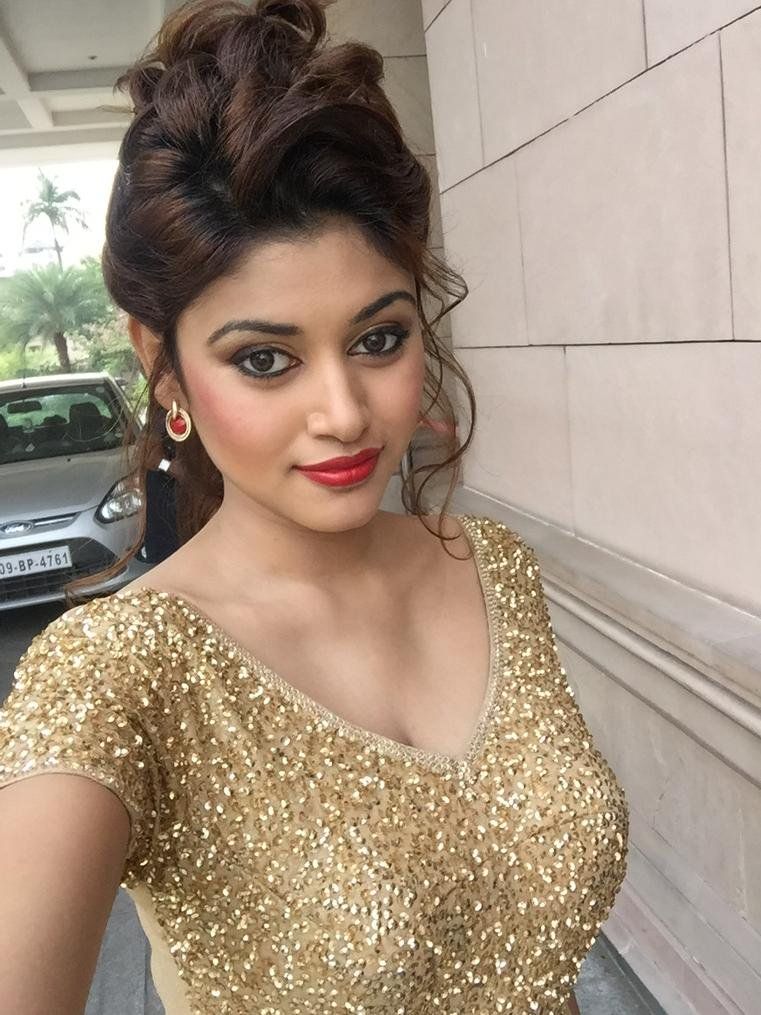 ACTRESS OVIYA HOT PHOTOS STILLS IMAGES WALLPAPERS PICTURES | WHATSAPP GROUP LINKS