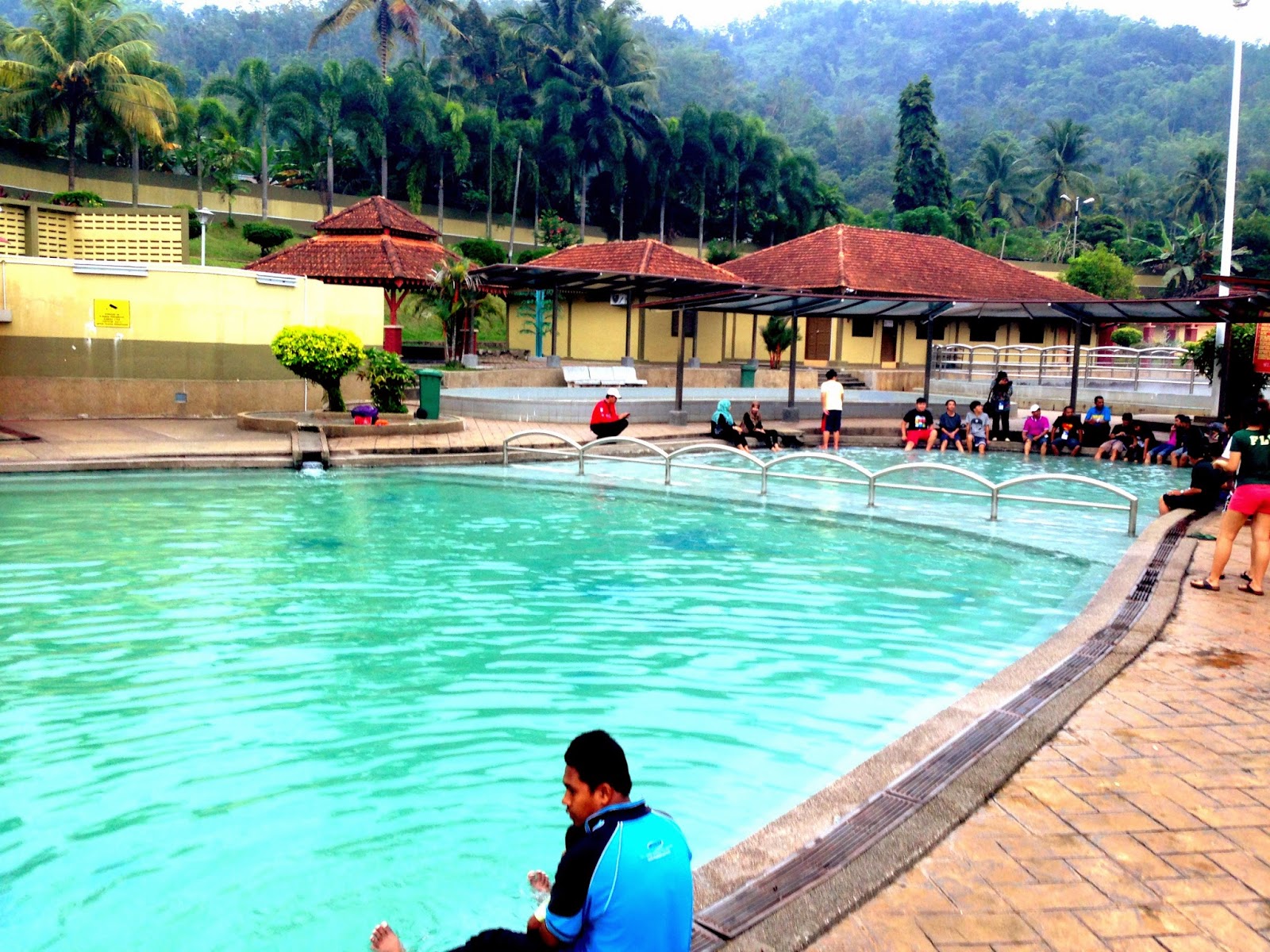 kolam air panas ulu legong